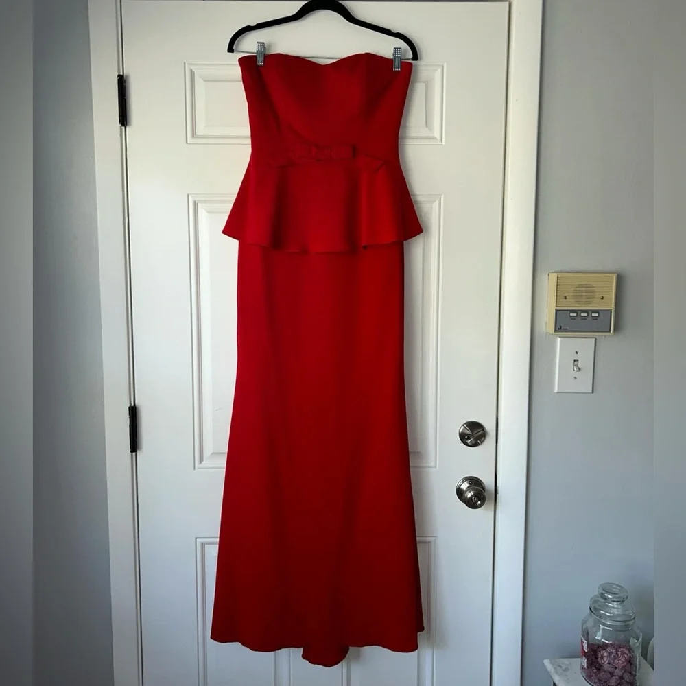 Badgley Mischka Dress size 2‎ Red maxi Peplum Gown Evening Strapless Peplum bow